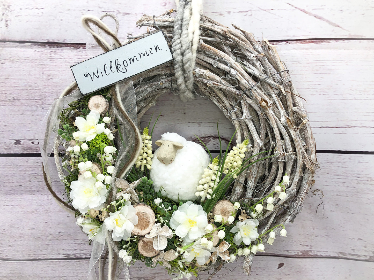Frühlingskranz Türdeko mit Schafen & Maiglöckchen – Osterkranz Seidenblumen – Türkranz – SarahsFlowerStudio