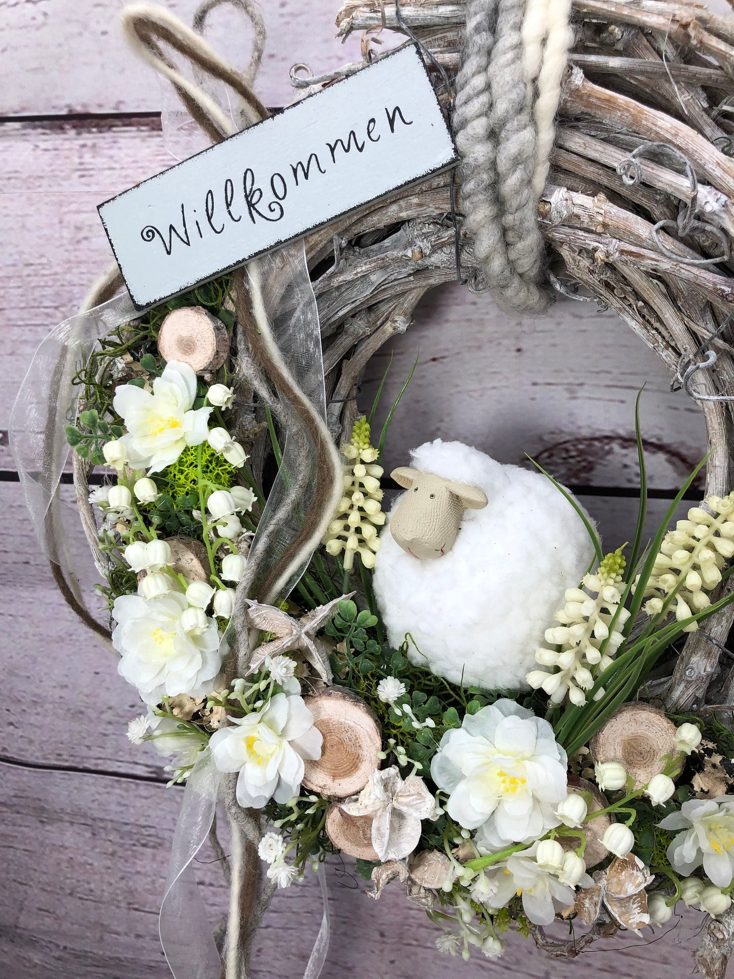 Frühlingskranz Türdeko mit Schafen & Maiglöckchen – Osterkranz Seidenblumen – Türkranz – SarahsFlowerStudio