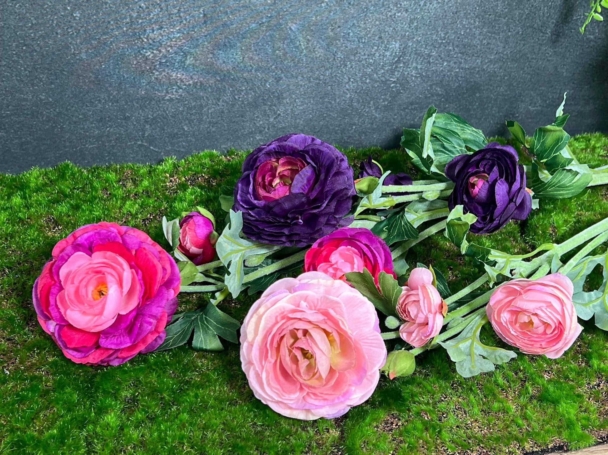Ranunkel 3Stück oder als Strauß Premium Qualität Seidenblumen künstliche künstlich Kunstblumen Seidenblumen Faux Flower Farn Zweige – handgemacht aus Seiden- und Kunstblumen, langlebig & pflegeleicht von SarahsFlowerStudio