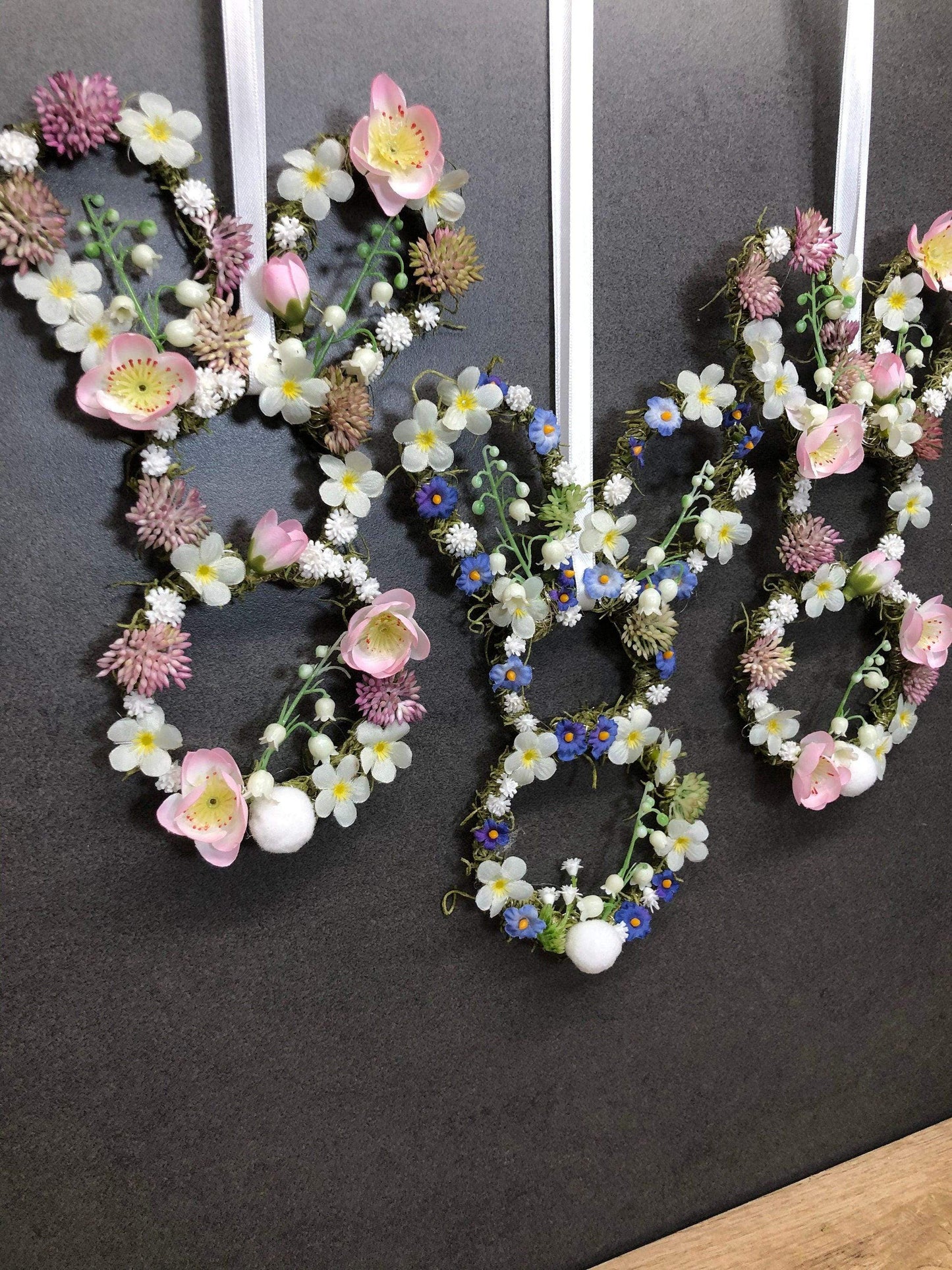 Türkranz Ostern & Frühling mit Hasen – Fensterschmuck Seidenblumen Wunschfarbe – Türkranz – SarahsFlowerStudio