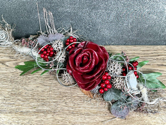 Grabgesteck zum legen Bukett Rose Wachsrose zum legen Allerheiligen Grabdekoration Betende Hände Grabschmuck Grab Grabstrauß Eukalyptus Deko – handgemacht aus Seiden- und Kunstblumen, langlebig & pflegeleicht von SarahsFlowerStudio