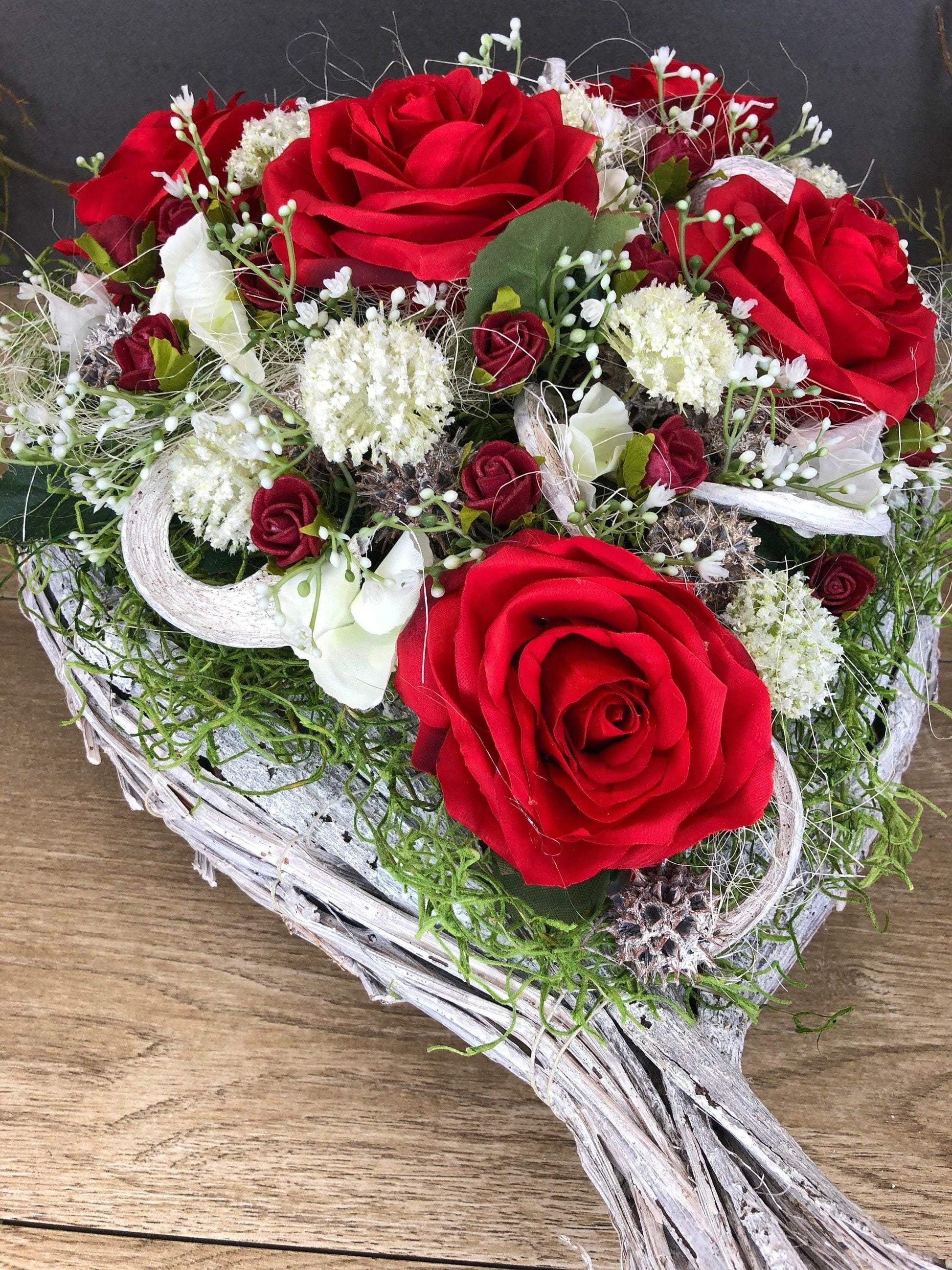 Grabgesteck Grabschmuck Herz Grabdeko Grabdekoration – handgemacht aus Seiden- und Kunstblumen, langlebig & pflegeleicht von SarahsFlowerStudio
