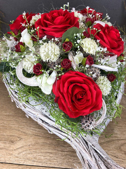 Grabgesteck Grabschmuck Herz Grabdeko Grabdekoration – handgemacht aus Seiden- und Kunstblumen, langlebig & pflegeleicht von SarahsFlowerStudio