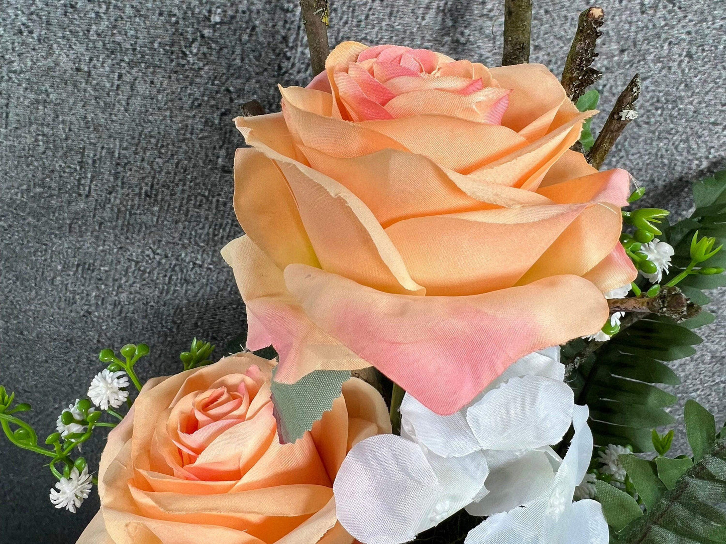 Grabgesteck Allerheiligen Grabschmuck Rose Hortensie Eukalyptus Efeu Wunschfarbe Grabdeko Grabdekoration Allerheiligen – handgemacht aus Seiden- und Kunstblumen, langlebig & pflegeleicht von SarahsFlowerStudio