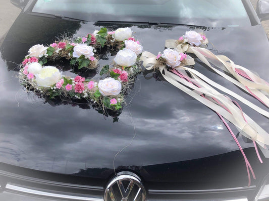 Autoschmuck Set 3 Teilig Herz und Schleifen Autodekoration Autoblumenschmuck Gesteck Hochzeit Pfingstrosen Rose Efeu Schleifen Modern Edel – handgemacht aus Seiden- und Kunstblumen, langlebig & pflegeleicht von SarahsFlowerStudio
