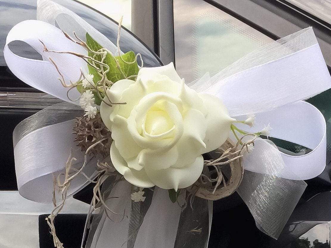 2 Autoschleifen für Seitenspiegel Kirchenbank in Wunschfarbe große Schleife Dekoration Rose – handgemacht aus Seiden- und Kunstblumen, langlebig & pflegeleicht von SarahsFlowerStudio