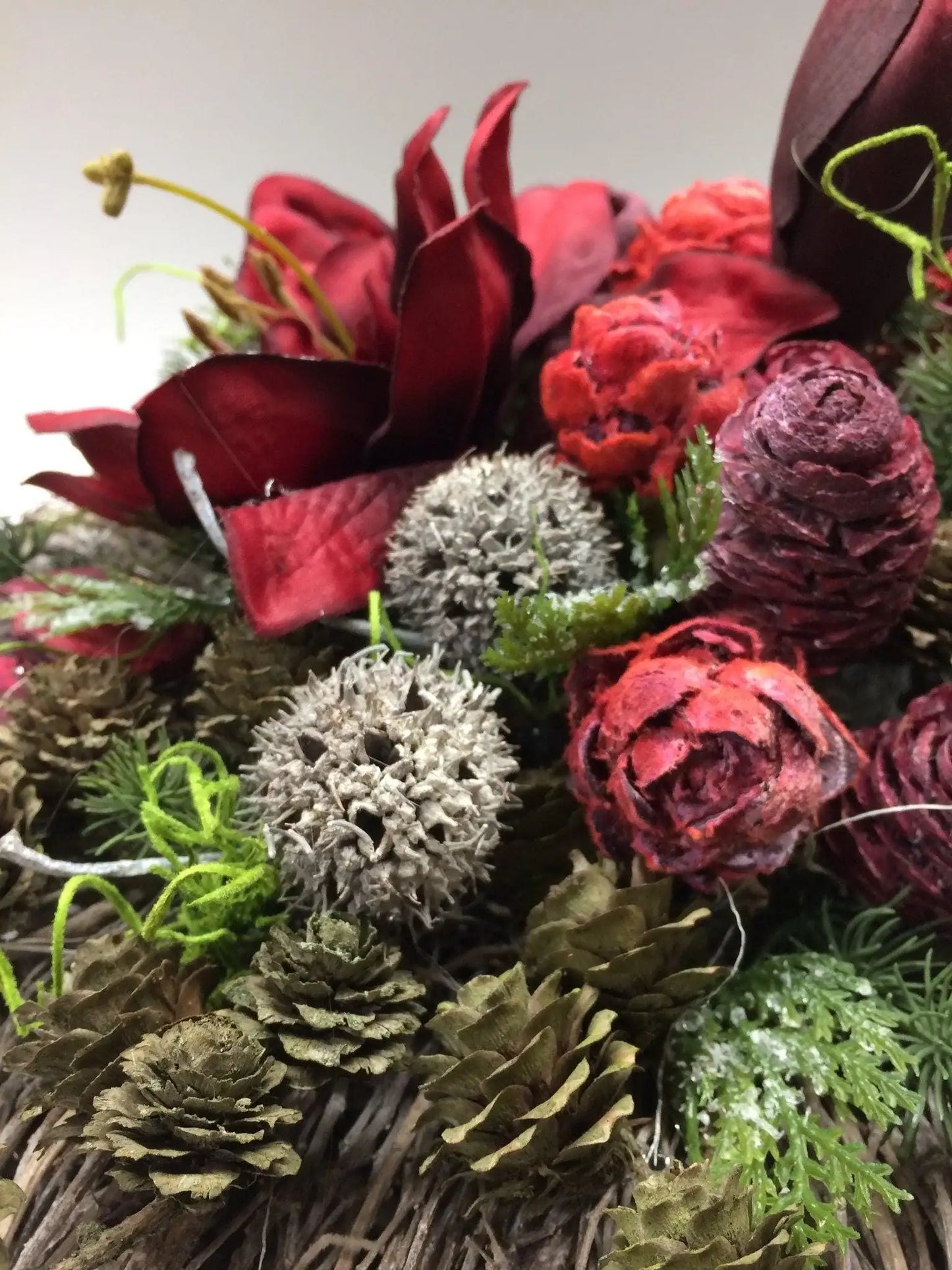Grabgesteck Allerheiligen Grabschmuck Amaryllis Wunschfarbe Grabdeko Grabdekoration Allerheiligen – handgemacht aus Seiden- und Kunstblumen, langlebig & pflegeleicht von SarahsFlowerStudio