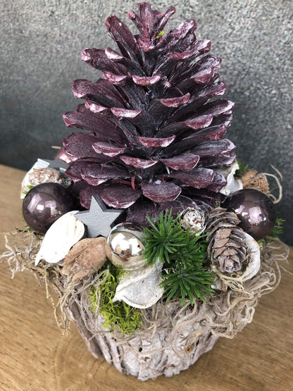 Adventsgesteck Gesteck Zapfen Zapfe Beere Modern Rund Moos Thuja Zapfen Rot Weiß – handgemacht aus Seiden- und Kunstblumen, langlebig & pflegeleicht von SarahsFlowerStudio