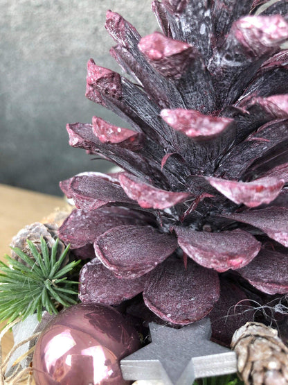 Adventsgesteck Gesteck Zapfen Zapfe Beere Modern Rund Moos Thuja Zapfen Rot Weiß – handgemacht aus Seiden- und Kunstblumen, langlebig & pflegeleicht von SarahsFlowerStudio
