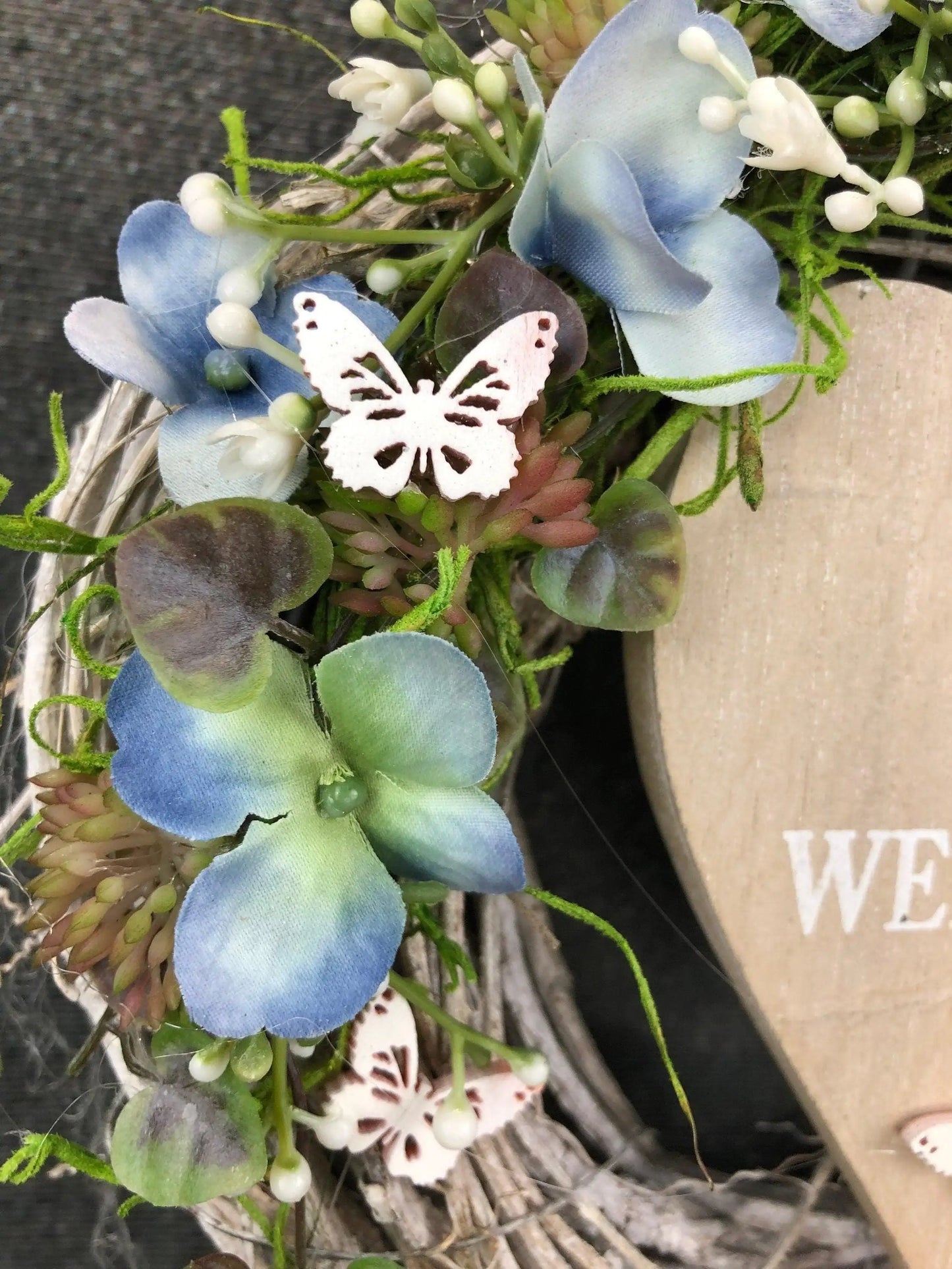 Türkranz Türdeko Türschmuck Herz Welcome Modern ganzjährig Tür Schmuck Schmetterling Herbst – handgemacht aus Seiden- und Kunstblumen, langlebig & pflegeleicht von SarahsFlowerStudio