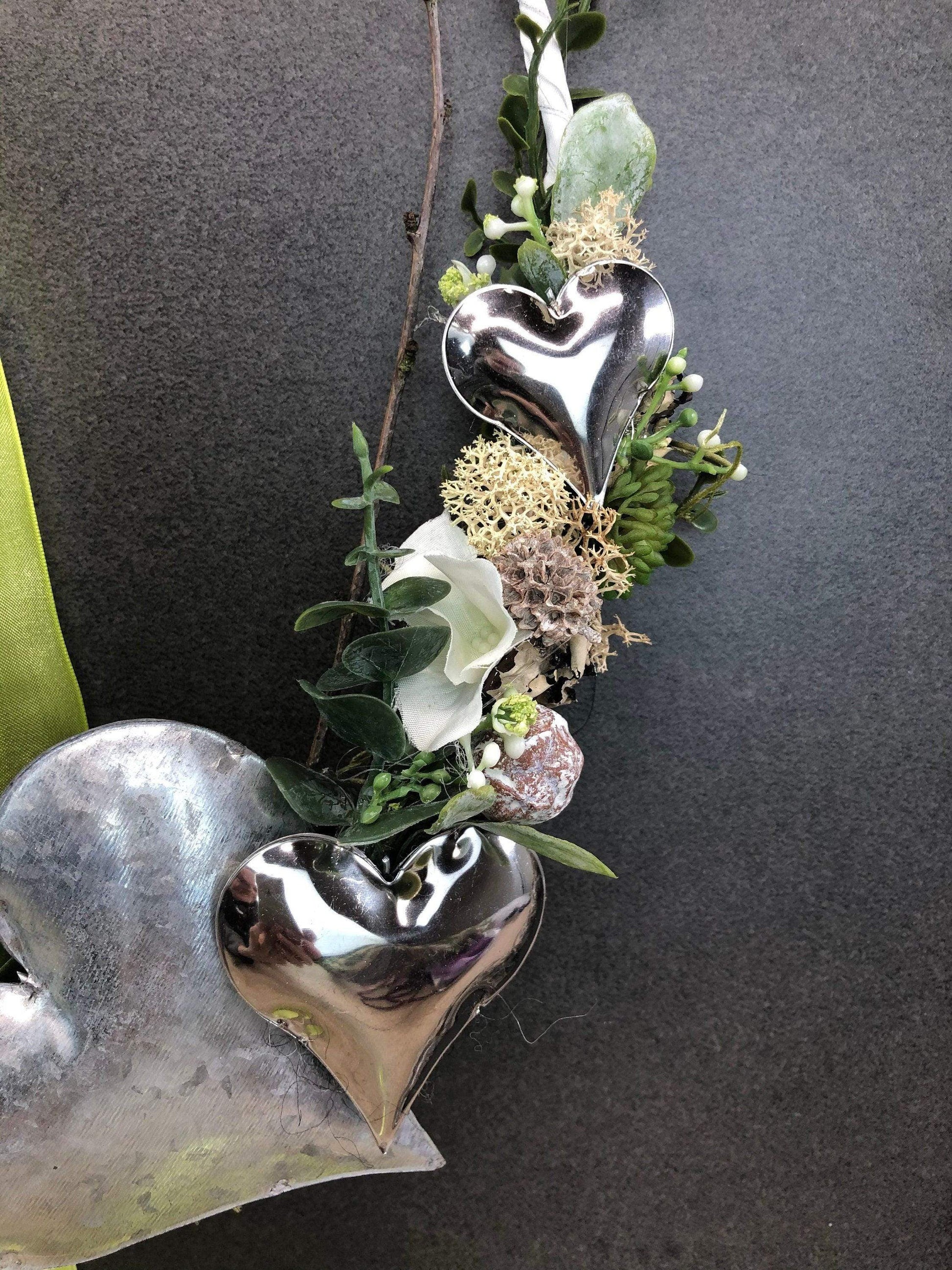 Türkranz ganzjährig Modern Türdeko Tür Schmuck Wunschgröße ganzjährig Muttertag Valentinstag Herz Boho Skelettblätter Band Filz Spitzenband – handgemacht aus Seiden- und Kunstblumen, langlebig & pflegeleicht von SarahsFlowerStudio