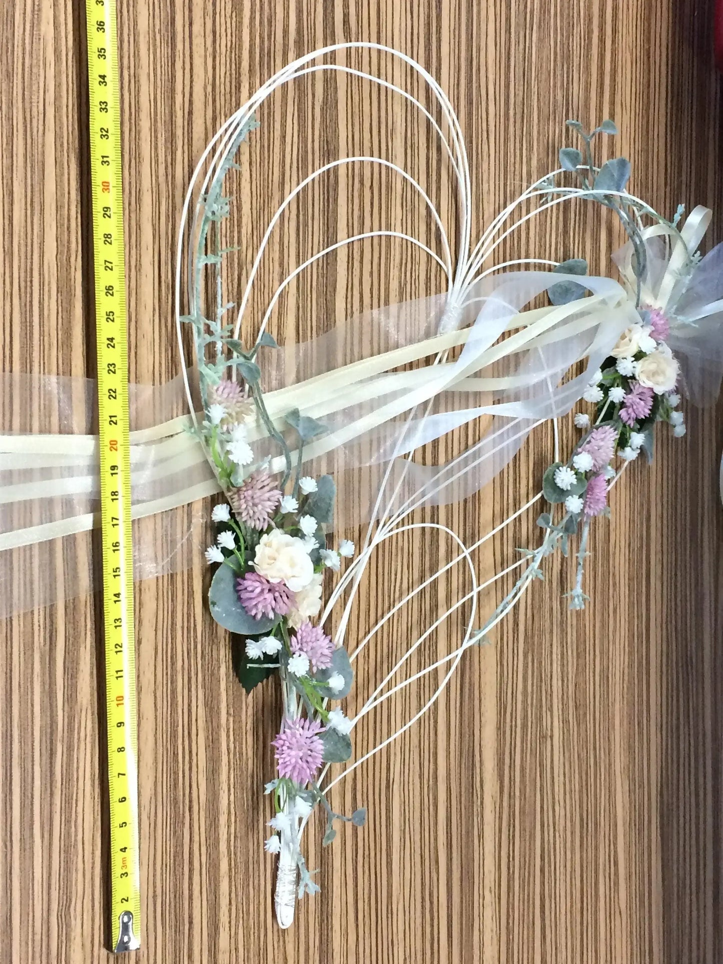 Autoschleife XXL für Seitenspiegel Kirchenbank Wunschfarbe große Schleife Dekoration Blumenschmuck Herz – handgemacht aus Seiden- und Kunstblumen, langlebig & pflegeleicht von SarahsFlowerStudio