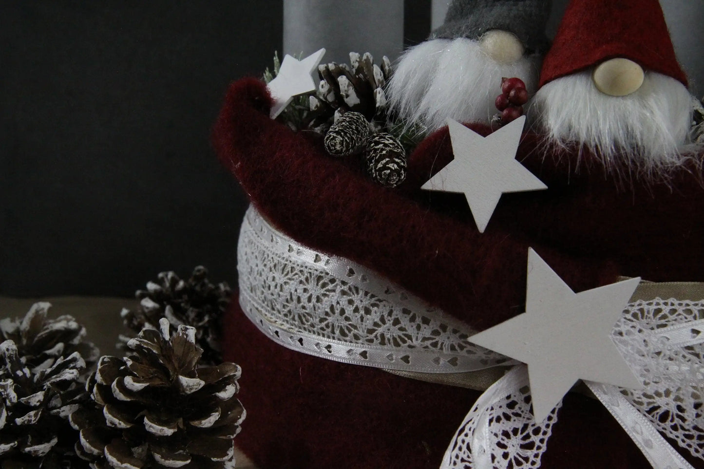 Adventskranz Adventskalender – handgemacht aus Seiden- und Kunstblumen, langlebig & pflegeleicht von SarahsFlowerStudio
