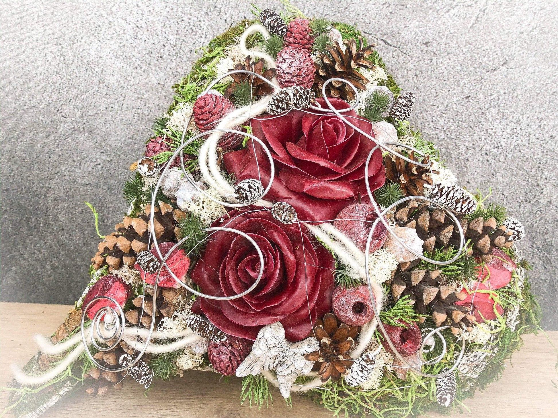 Grabgesteck Grabschmuck Herz Wunschgröße Grabdekoration Grabschmuck Allerheiligen Wachs Rose – handgemacht aus Seiden- und Kunstblumen, langlebig & pflegeleicht von SarahsFlowerStudio