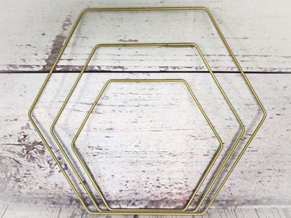 Hexagon Sechseck Metallring Ring Bastelring Basteln Metallhexagon Traumfänger Makramee Trockenblumen – handgemacht aus Seiden- und Kunstblumen, langlebig & pflegeleicht von SarahsFlowerStudio