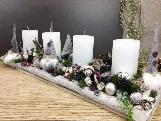 Adventskranz Adventskalender Wichtel Modern Länglich in zwei verschiedenen Größen L und XL – handgemacht aus Seiden- und Kunstblumen, langlebig & pflegeleicht von SarahsFlowerStudio
