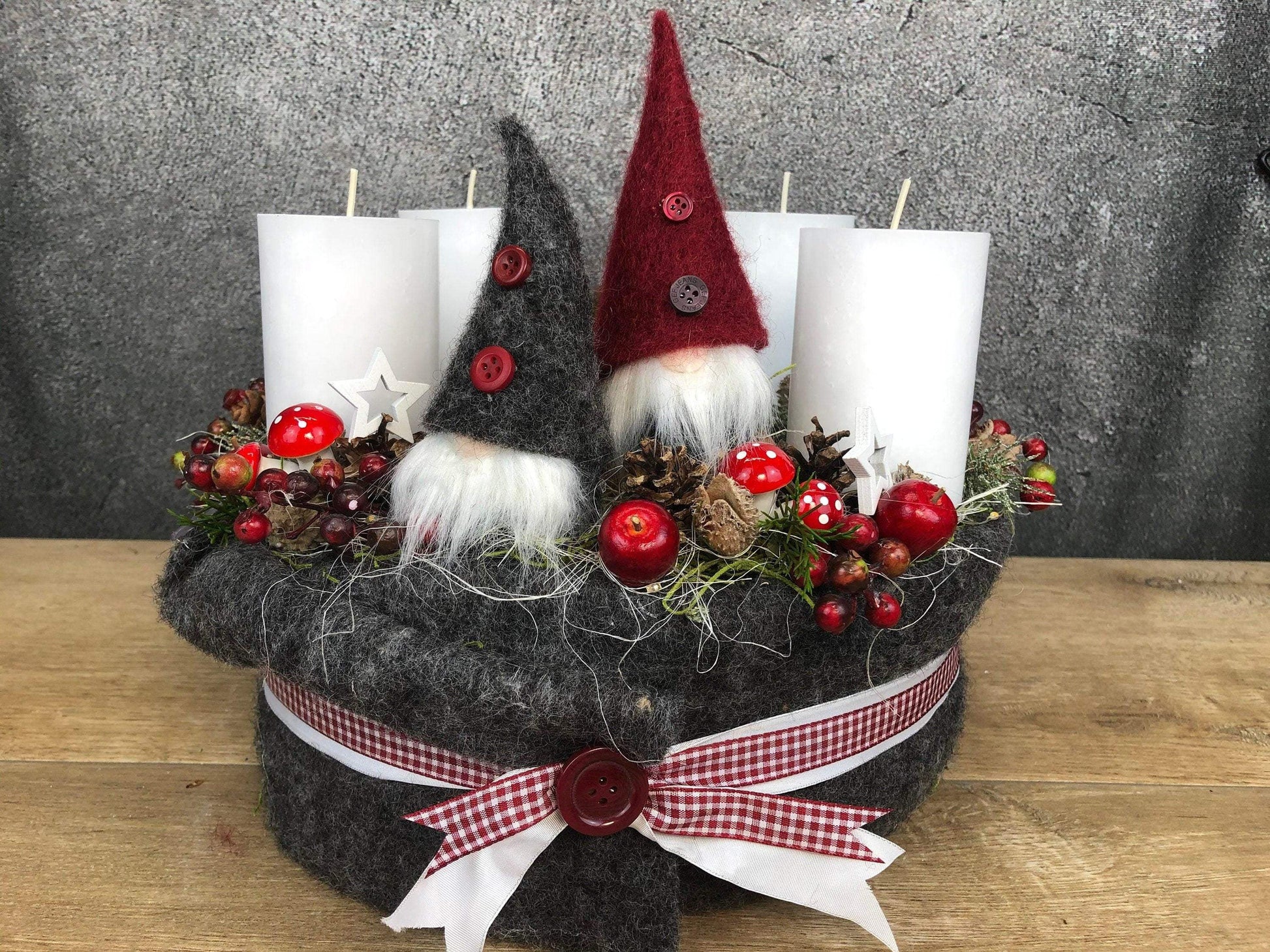 Adventskranz Adventskalender – handgemacht aus Seiden- und Kunstblumen, langlebig & pflegeleicht von SarahsFlowerStudio