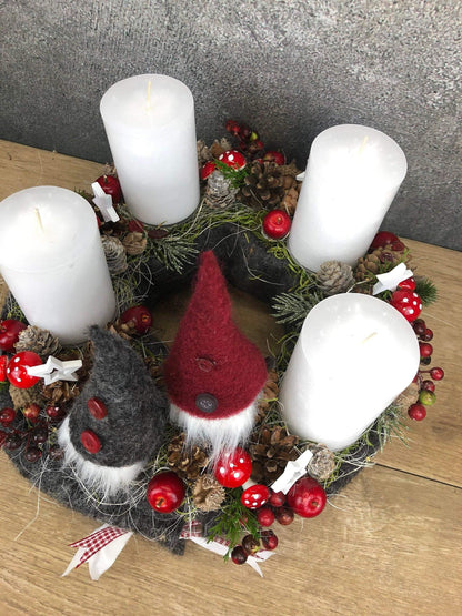 Adventskranz Adventskalender – handgemacht aus Seiden- und Kunstblumen, langlebig & pflegeleicht von SarahsFlowerStudio