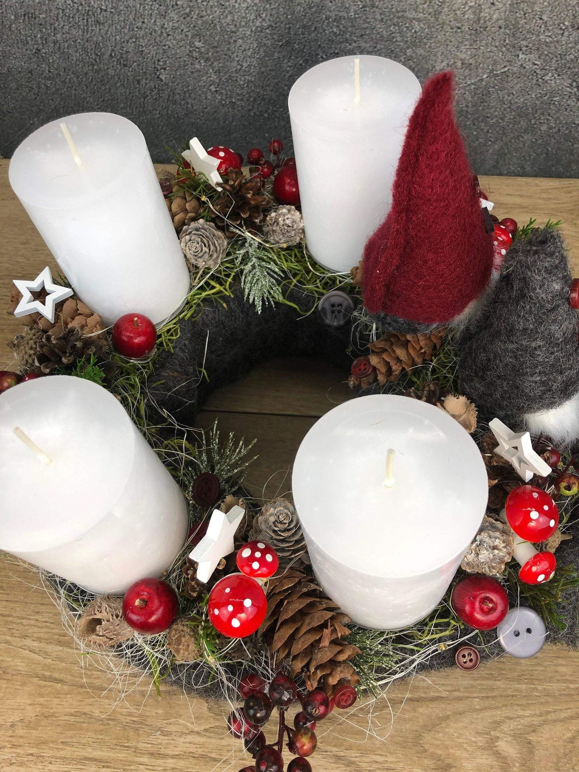Adventskranz Adventskalender – handgemacht aus Seiden- und Kunstblumen, langlebig & pflegeleicht von SarahsFlowerStudio