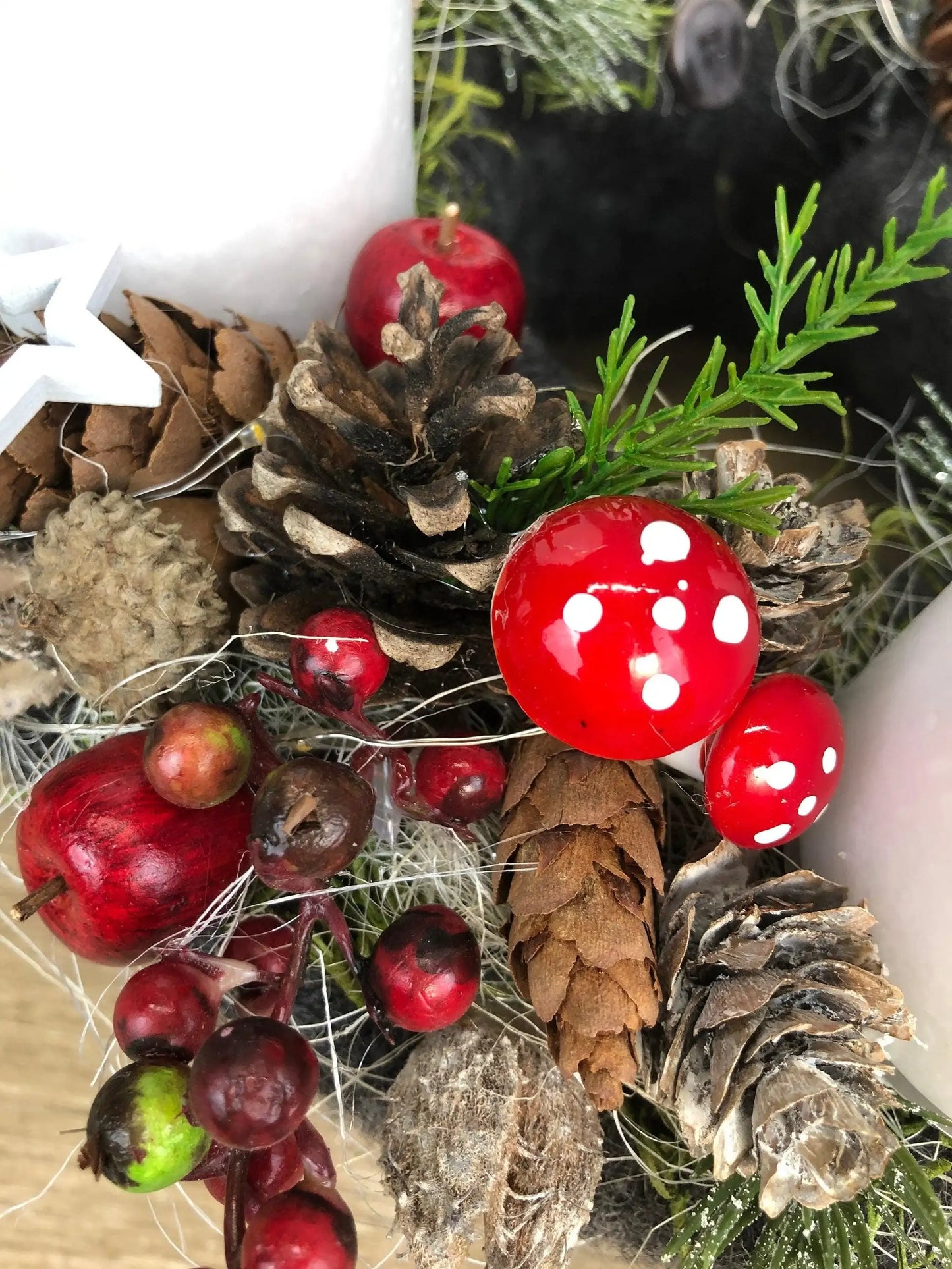 Adventskranz Adventskalender – handgemacht aus Seiden- und Kunstblumen, langlebig & pflegeleicht von SarahsFlowerStudio