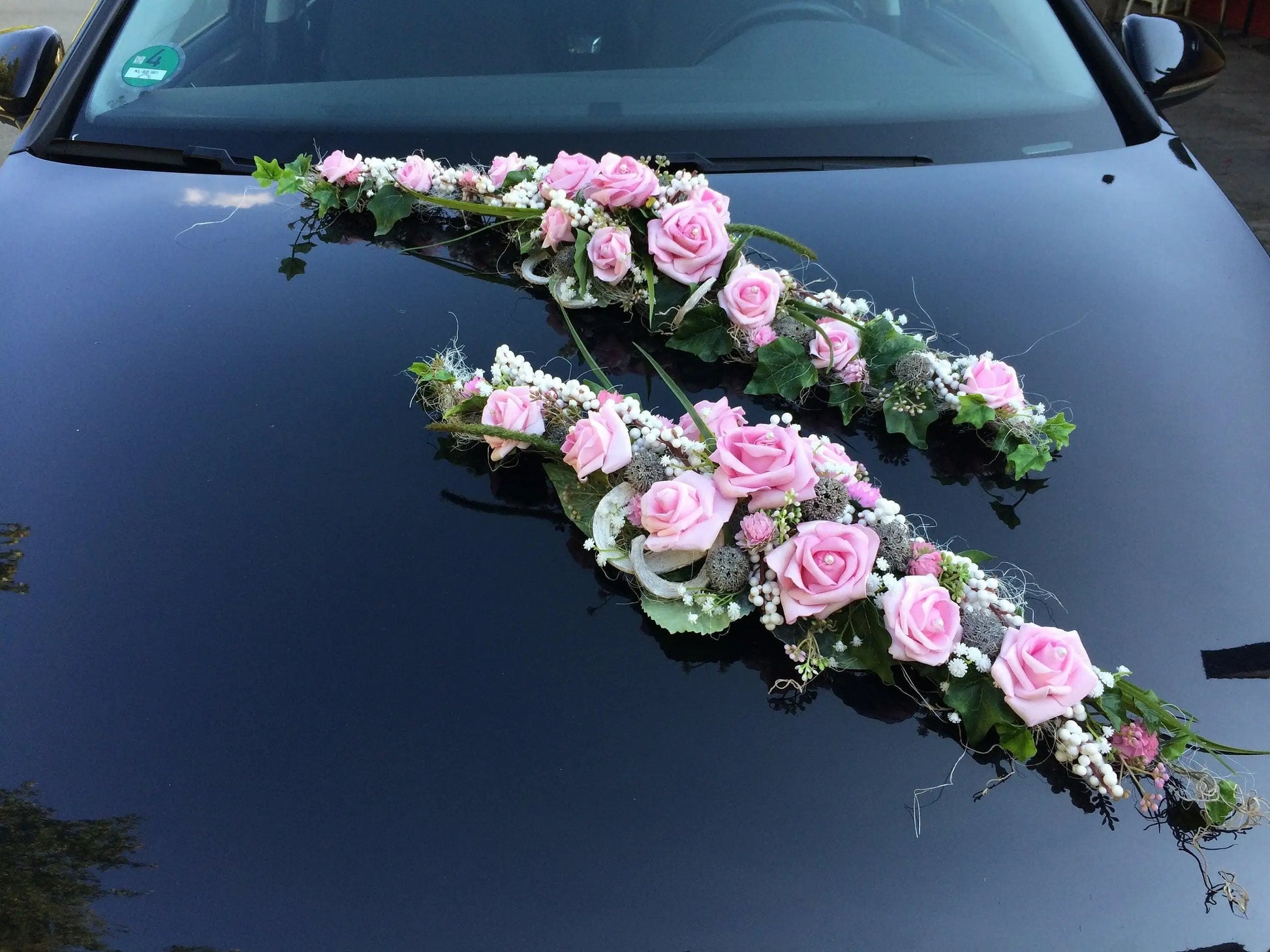 Autoschmuck Autodekoration Autoblumenschmuck Gesteck groß Wunschfarbe Hochzeit Kutschen Schmuck Kutschendeko Kutsche Wedding – handgemacht aus Seiden- und Kunstblumen, langlebig & pflegeleicht von SarahsFlowerStudio