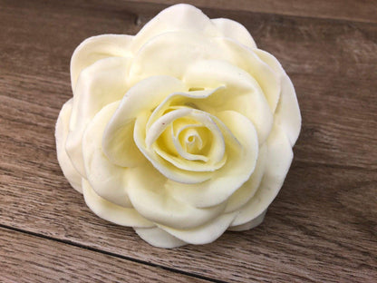 Wachsrosen Rosen Seidenrosen Seidenblumen Gewachst künstliche künstlich winterlich Allerheiligen Totensonntag – handgemacht aus Seiden- und Kunstblumen, langlebig & pflegeleicht von SarahsFlowerStudio