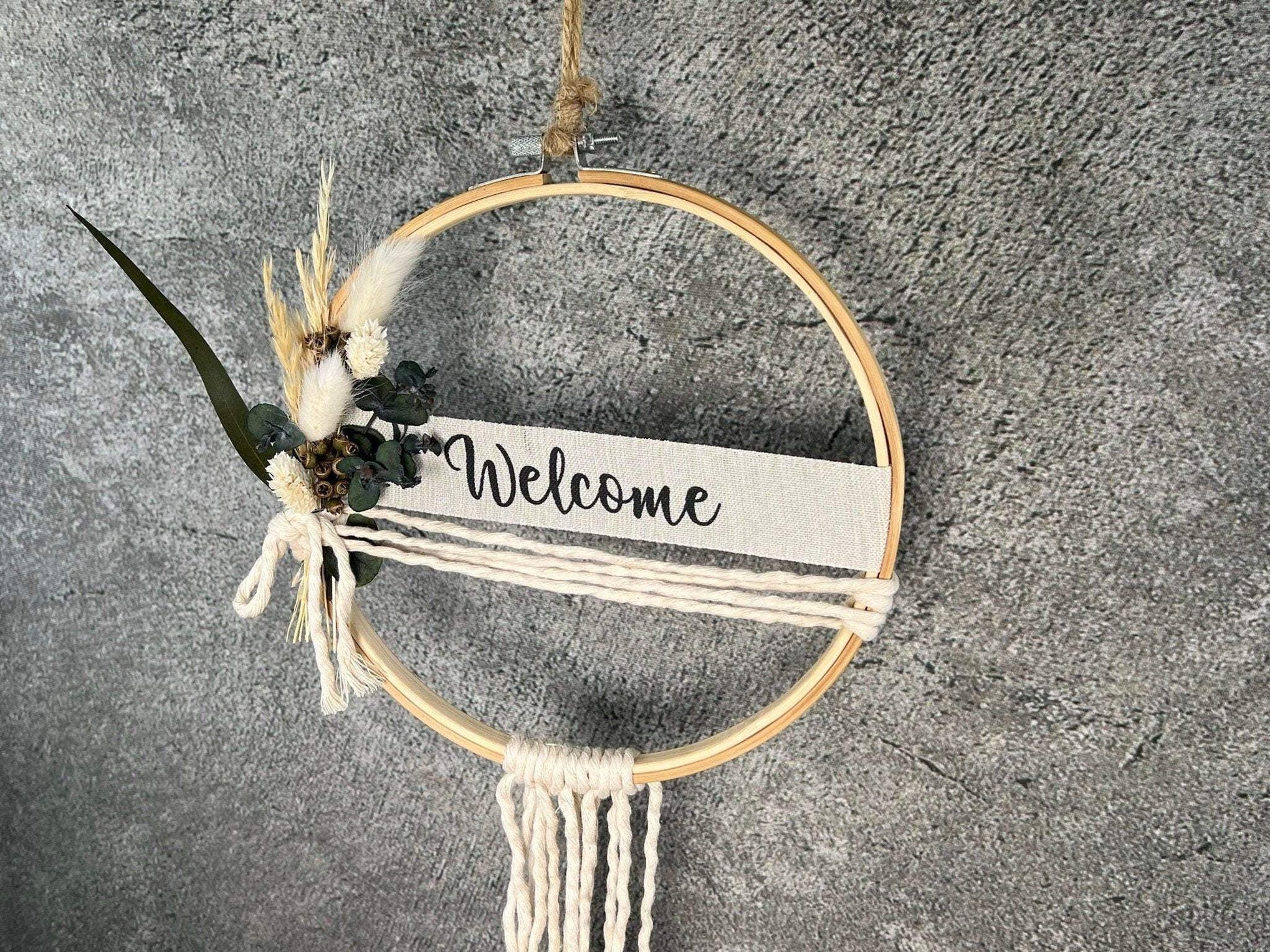 Türkranz Kranz Ring Stickring Eukalyptus Gräser Wandkranz Trockenblumen Hoop – handgemacht aus Seiden- und Kunstblumen, langlebig & pflegeleicht von SarahsFlowerStudio