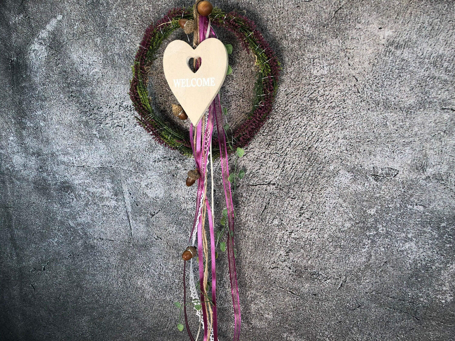 Türkranz Heide Erika Holz Herz Welcome Herbst Herbstlich Türschmuck Modern Wunschfarbe Wunschgröße Tür Schmuck ganzjährig – handgemacht aus Seiden- und Kunstblumen, langlebig & pflegeleicht von SarahsFlowerStudio