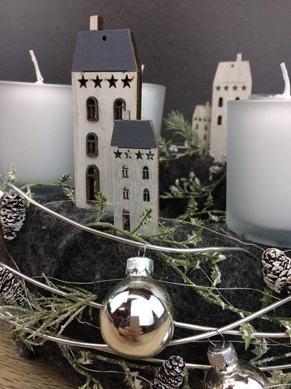 Adventskranz Adventskalender Gläser Häuser Sterne Kugeln Kerzen Tanne Filz Modern Natürlich Getrocknet Künstlich Haltbar – handgemacht aus Seiden- und Kunstblumen, langlebig & pflegeleicht von SarahsFlowerStudio