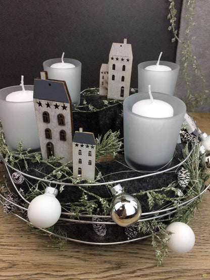 Adventskranz Adventskalender Gläser Häuser Sterne Kugeln Kerzen Tanne Filz Modern Natürlich Getrocknet Künstlich Haltbar – handgemacht aus Seiden- und Kunstblumen, langlebig & pflegeleicht von SarahsFlowerStudio