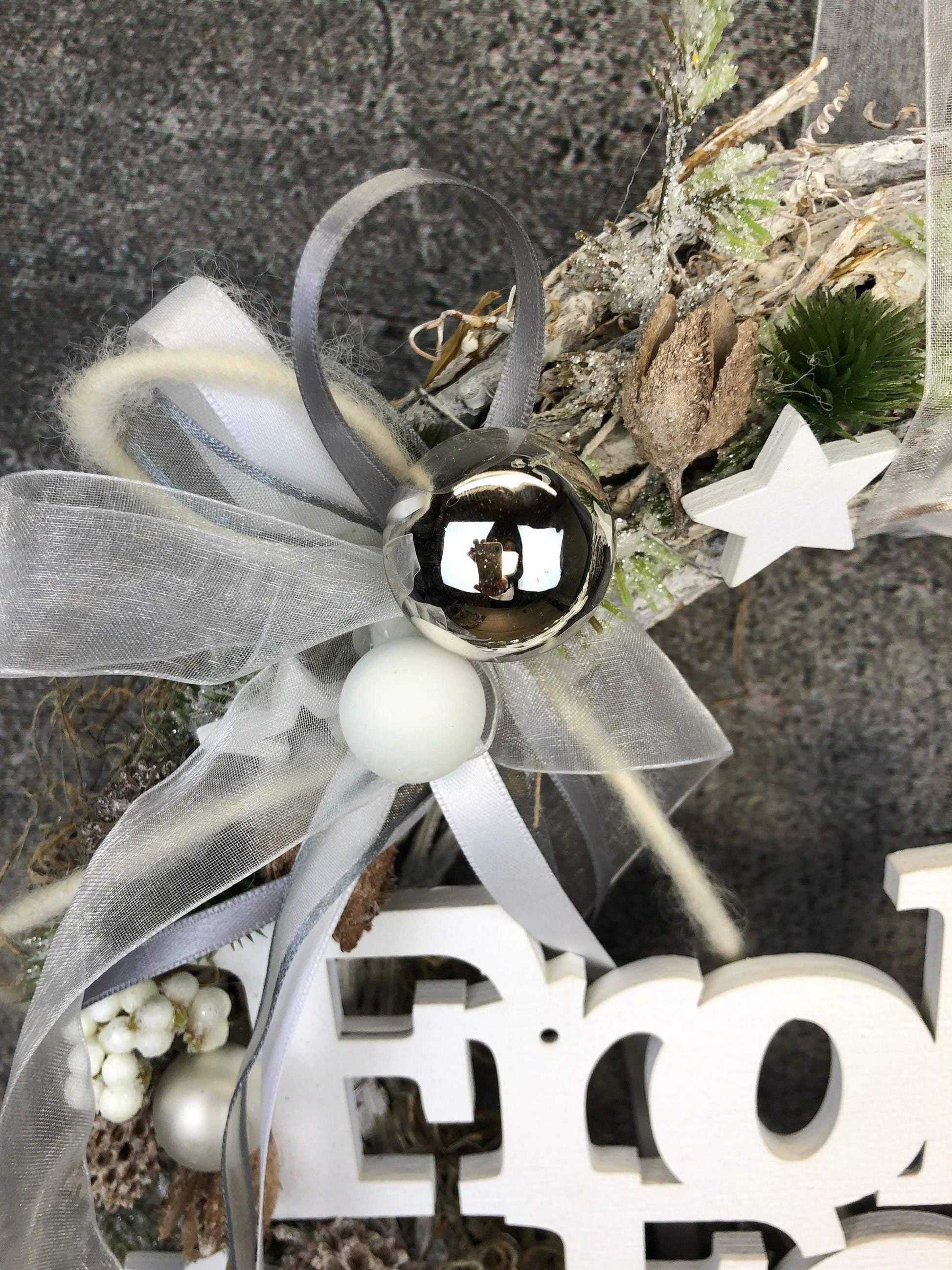 Türkranz Frohes Fest Türschmuck Weihnachten Weidenkranz Zapfen Kugeln Stern Apfel Knöpfe Tanne Band Modern – handgemacht aus Seiden- und Kunstblumen, langlebig & pflegeleicht von SarahsFlowerStudio