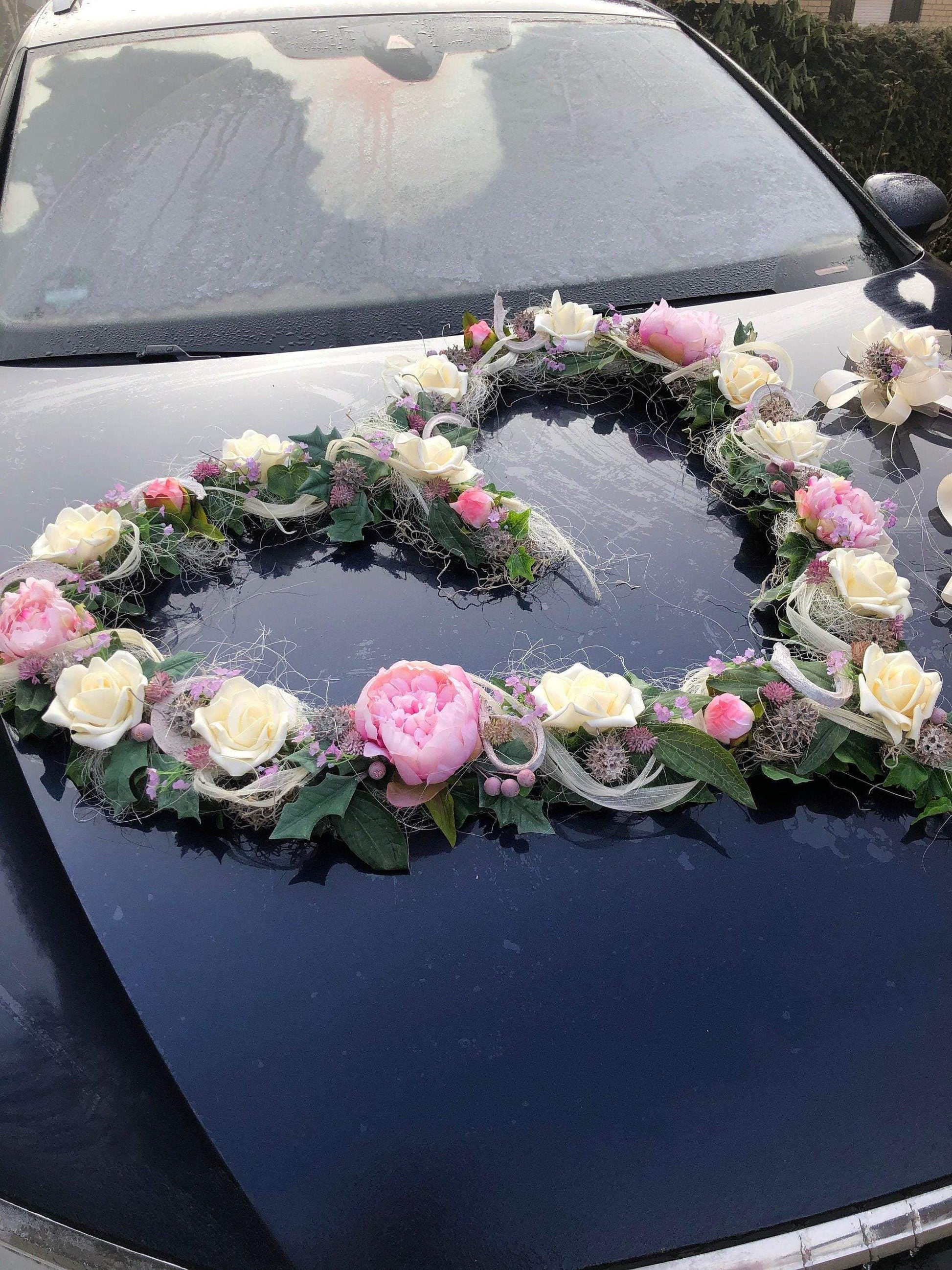 Autoschmuck Set 3 Teilig Herz und Schleifen Autodekoration Autoblumenschmuck Gesteck Hochzeit Pfingstrosen Rose Efeu Schleifen Modern Edel – handgemacht aus Seiden- und Kunstblumen, langlebig & pflegeleicht von SarahsFlowerStudio