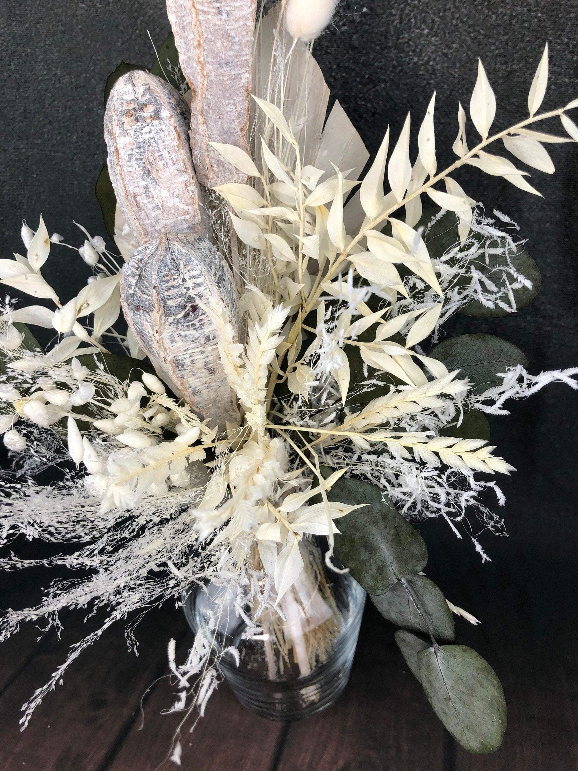 Trockenblumenstrauß Strauß Gräser mit Exoten Eukalyptus Gräser Trockenblumen Trockenmaterial Natur natürlich dried bouquet dried Flowers – handgemacht aus Seiden- und Kunstblumen, langlebig & pflegeleicht von SarahsFlowerStudio