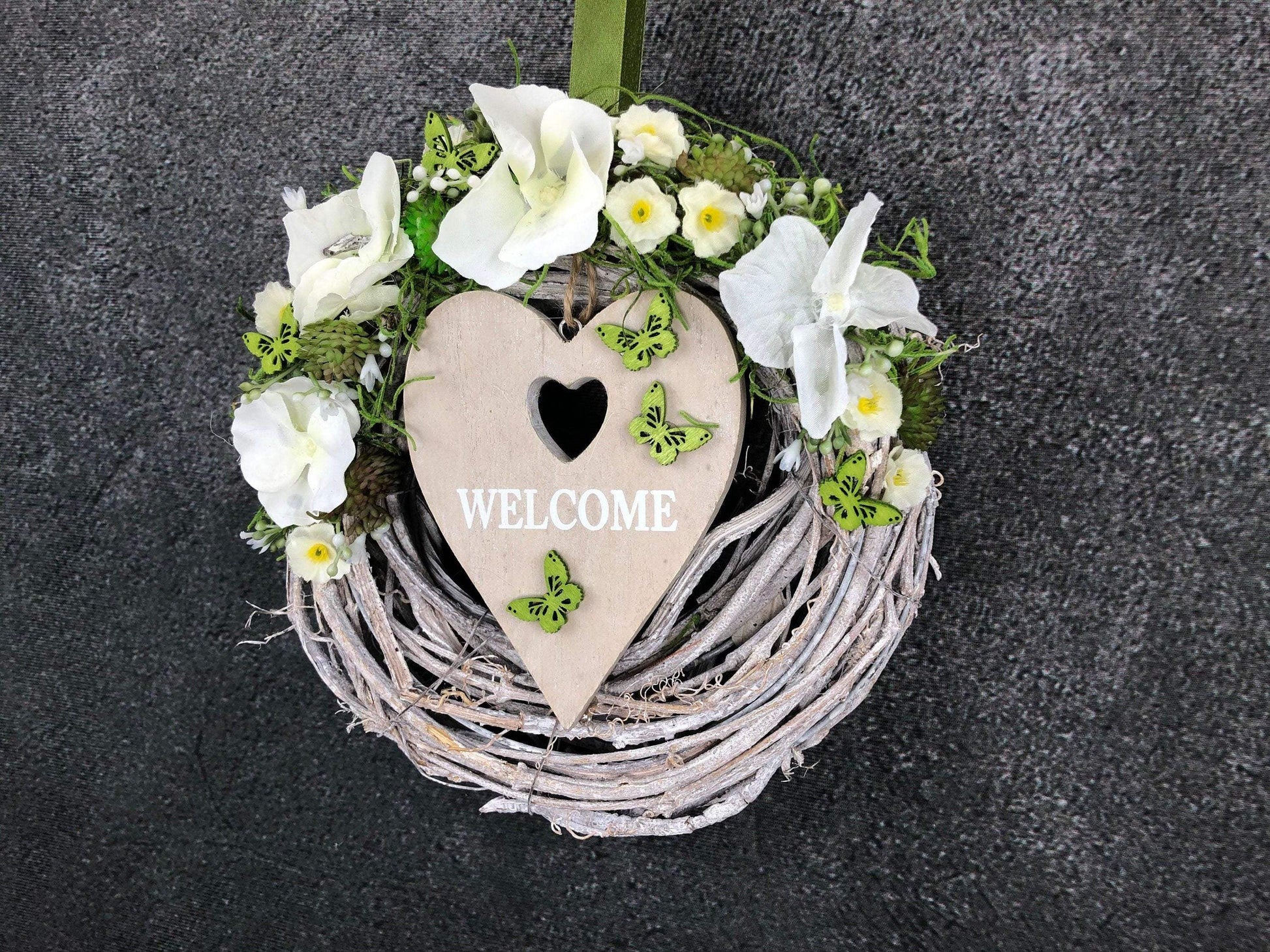 Türkranz Türdeko Türschmuck Herz Welcome Modern ganzjährig Tür Schmuck Schmetterling Herbst – handgemacht aus Seiden- und Kunstblumen, langlebig & pflegeleicht von SarahsFlowerStudio