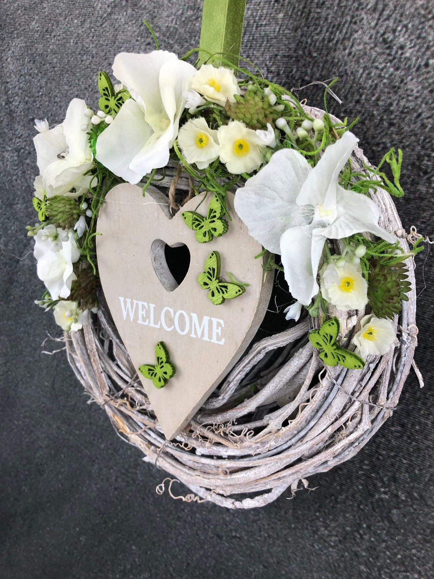 Türkranz Türdeko Türschmuck Herz Welcome Modern ganzjährig Tür Schmuck Schmetterling Herbst – handgemacht aus Seiden- und Kunstblumen, langlebig & pflegeleicht von SarahsFlowerStudio