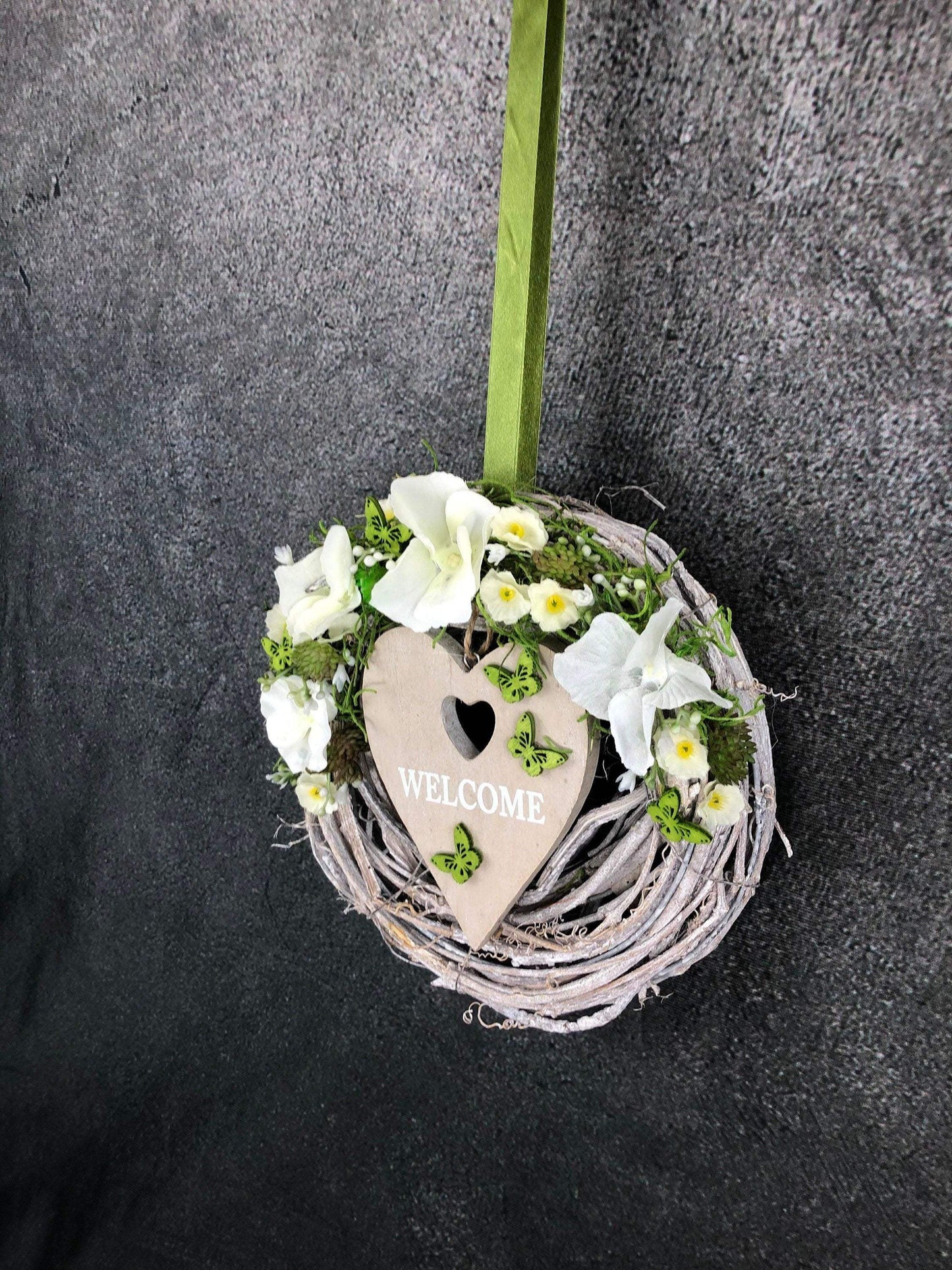 Türkranz Türdeko Türschmuck Herz Welcome Modern ganzjährig Tür Schmuck Schmetterling Herbst – handgemacht aus Seiden- und Kunstblumen, langlebig & pflegeleicht von SarahsFlowerStudio