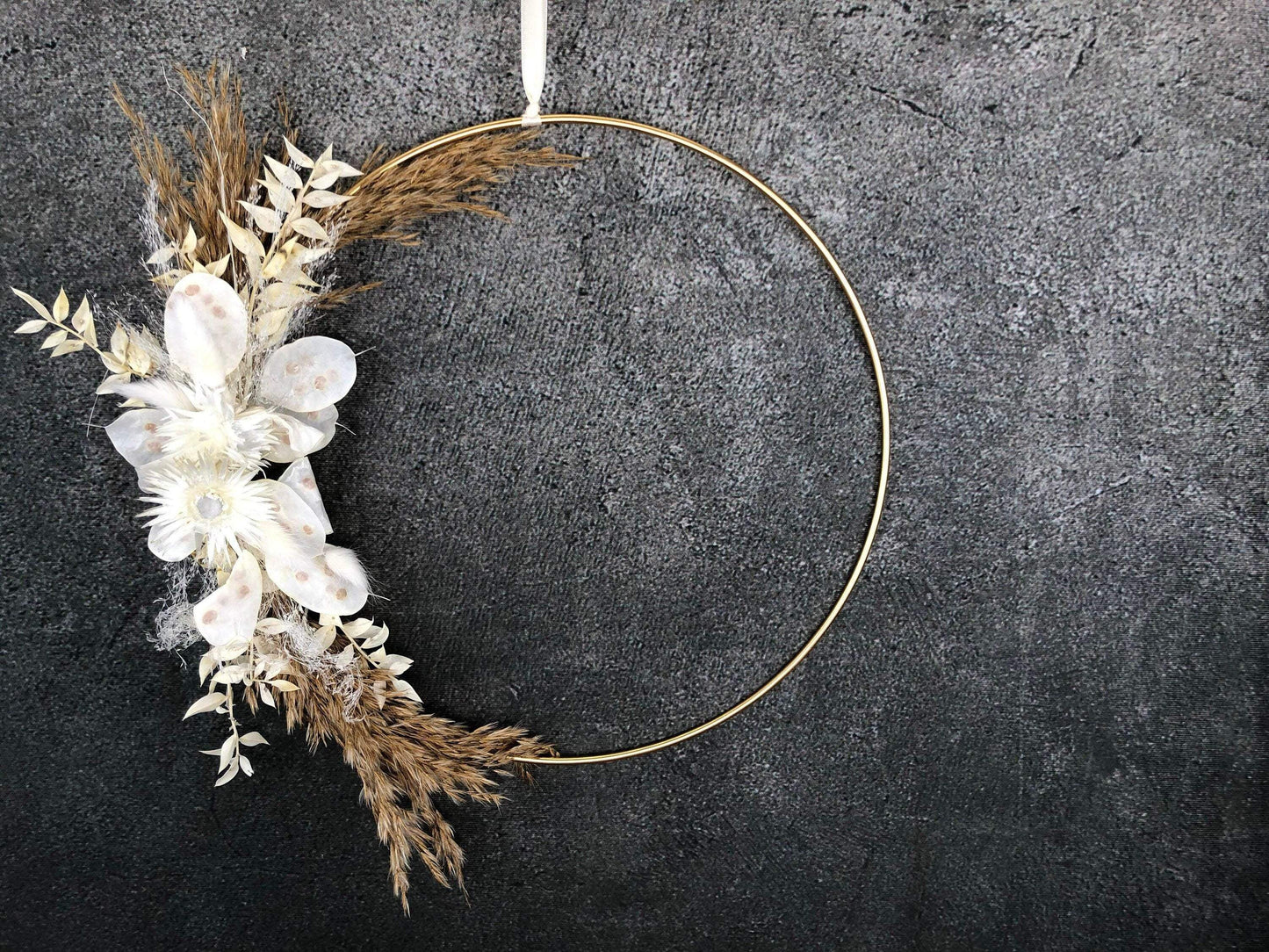 Türkranz Kranz Ring Pampasgräser Pampasgras Gräser Wandkranz Trockenblumen Natur natürlich Hoop Herbst Herbstlich – handgemacht aus Seiden- und Kunstblumen, langlebig & pflegeleicht von SarahsFlowerStudio