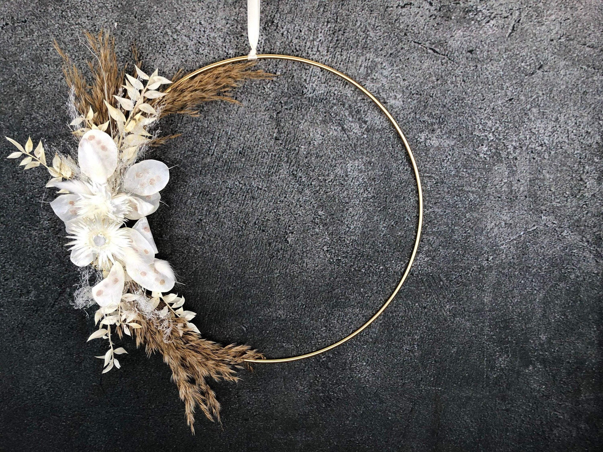 Türkranz Kranz Ring Pampasgräser Pampasgras Gräser Wandkranz Trockenblumen Natur natürlich Hoop Herbst Herbstlich – handgemacht aus Seiden- und Kunstblumen, langlebig & pflegeleicht von SarahsFlowerStudio