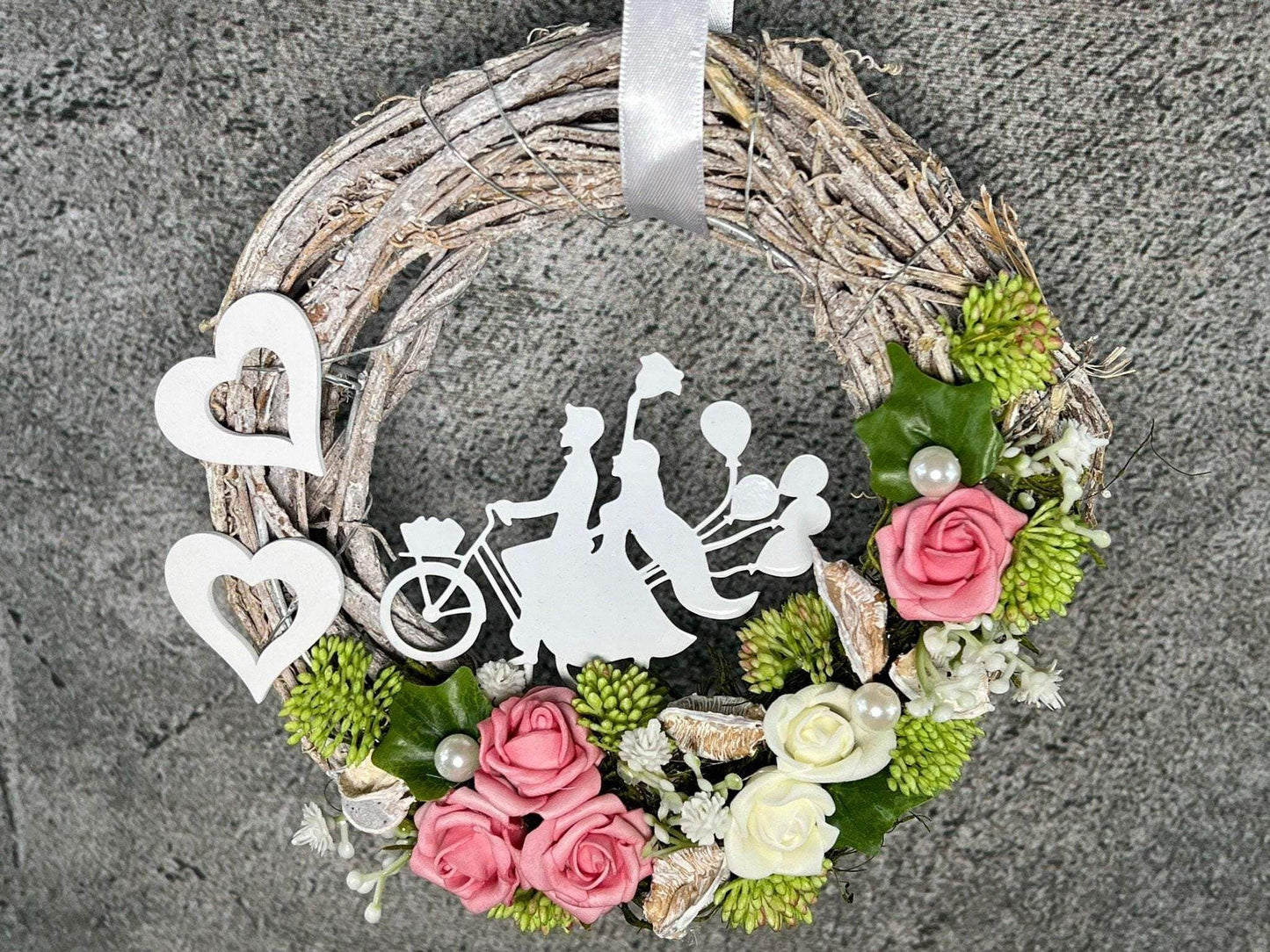 Türkranz 20cm Türdeko Türschmuck Hochzeit Hochzeitspaar Rosen ganzjährig Tür Schmuck – handgemacht aus Seiden- und Kunstblumen, langlebig & pflegeleicht von SarahsFlowerStudio
