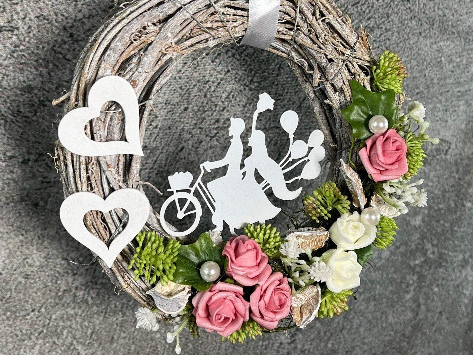 Türkranz 20cm Türdeko Türschmuck Hochzeit Hochzeitspaar Rosen ganzjährig Tür Schmuck – handgemacht aus Seiden- und Kunstblumen, langlebig & pflegeleicht von SarahsFlowerStudio