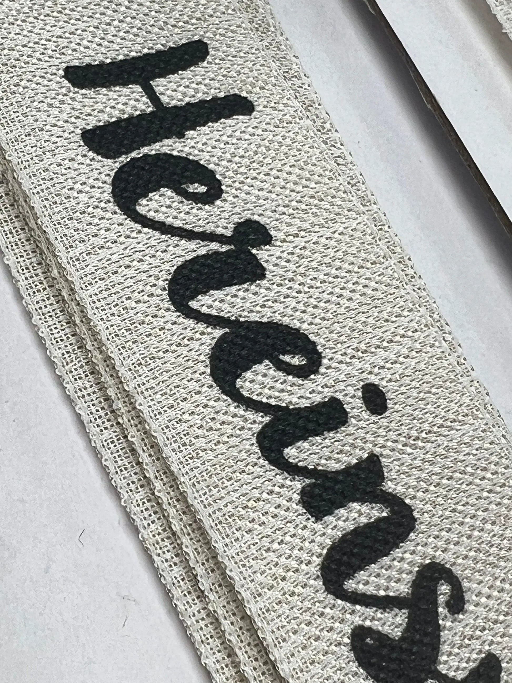 Band Leinenband Hereinspaziert 30cm Leine Spruchband Schrift Schriftband Band Ring Bastelring Basteln Traumfänger Makramee Trockenblumen – handgemacht aus Seiden- und Kunstblumen, langlebig & pflegeleicht von SarahsFlowerStudio