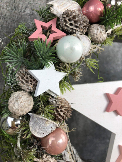 Türkranz Stern Advent Kranz Rosa Stern Türdekoration Weihnachten Weidenkranz – handgemacht aus Seiden- und Kunstblumen, langlebig & pflegeleicht von SarahsFlowerStudio