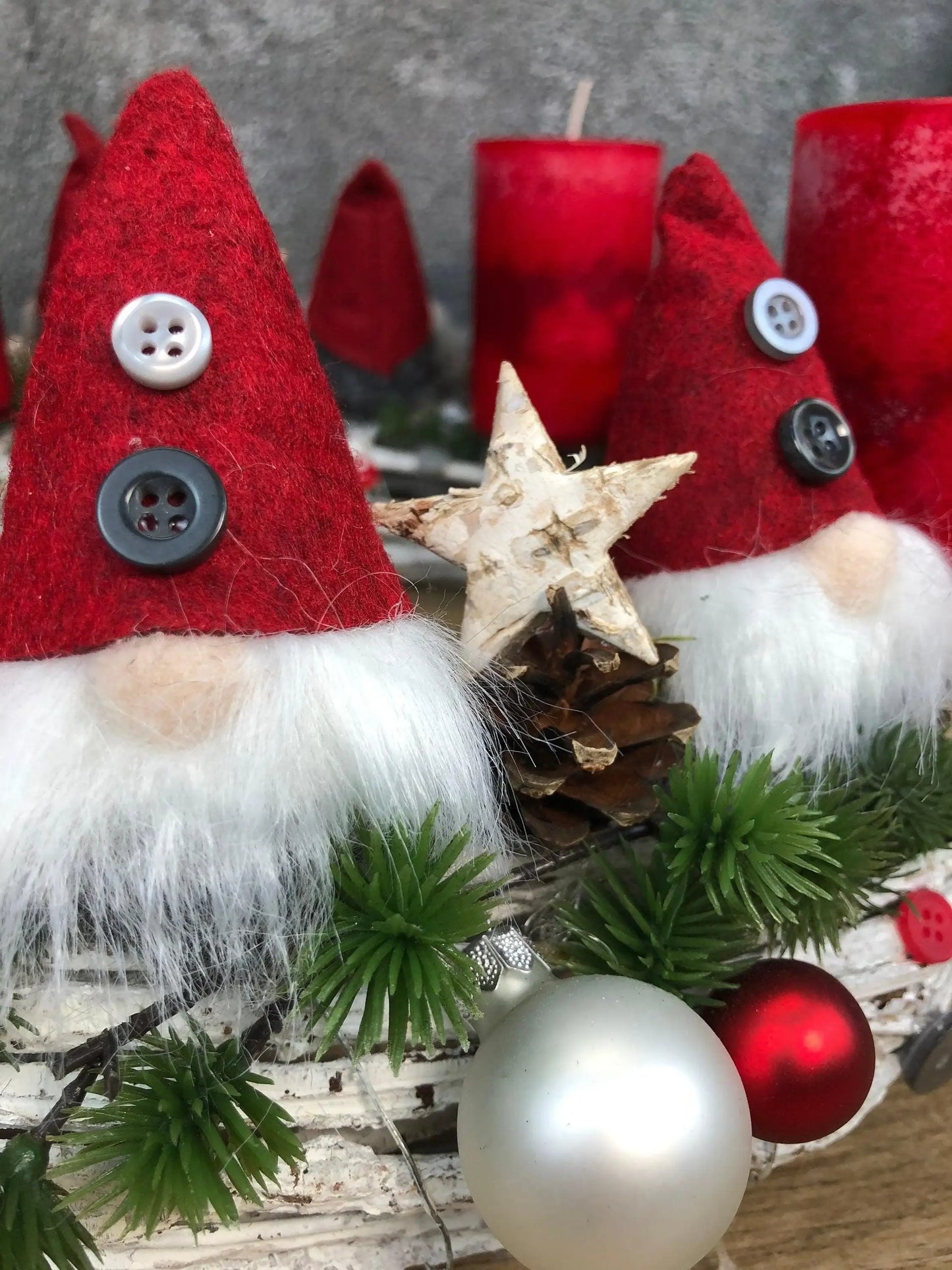Adventskranz Adventskalender – handgemacht aus Seiden- und Kunstblumen, langlebig & pflegeleicht von SarahsFlowerStudio