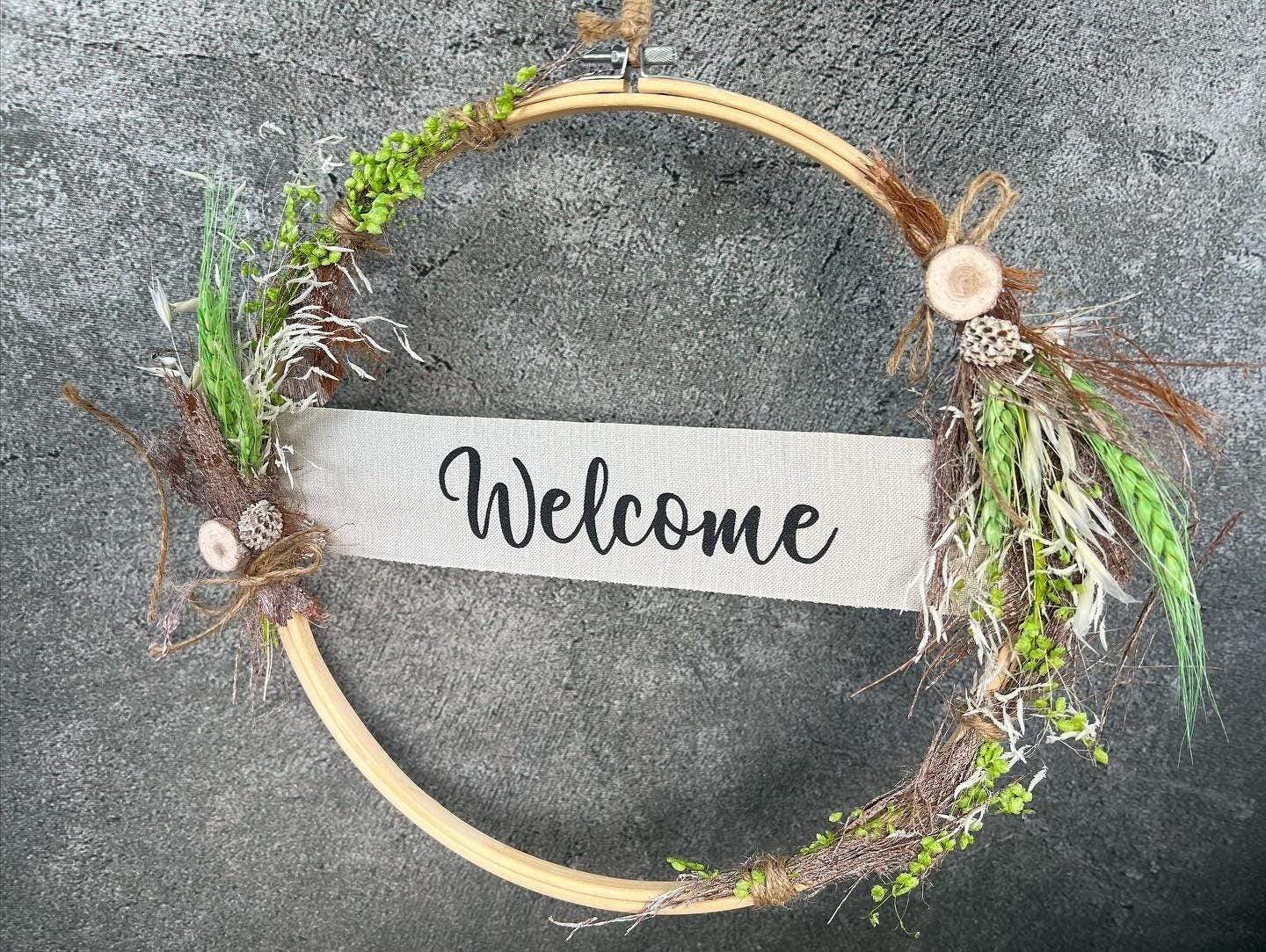 Türkranz Kranz Ring Stickring Welcome Band Eukalyptus Gräser Wandkranz Trockenblumen Hoop – handgemacht aus Seiden- und Kunstblumen, langlebig & pflegeleicht von SarahsFlowerStudio