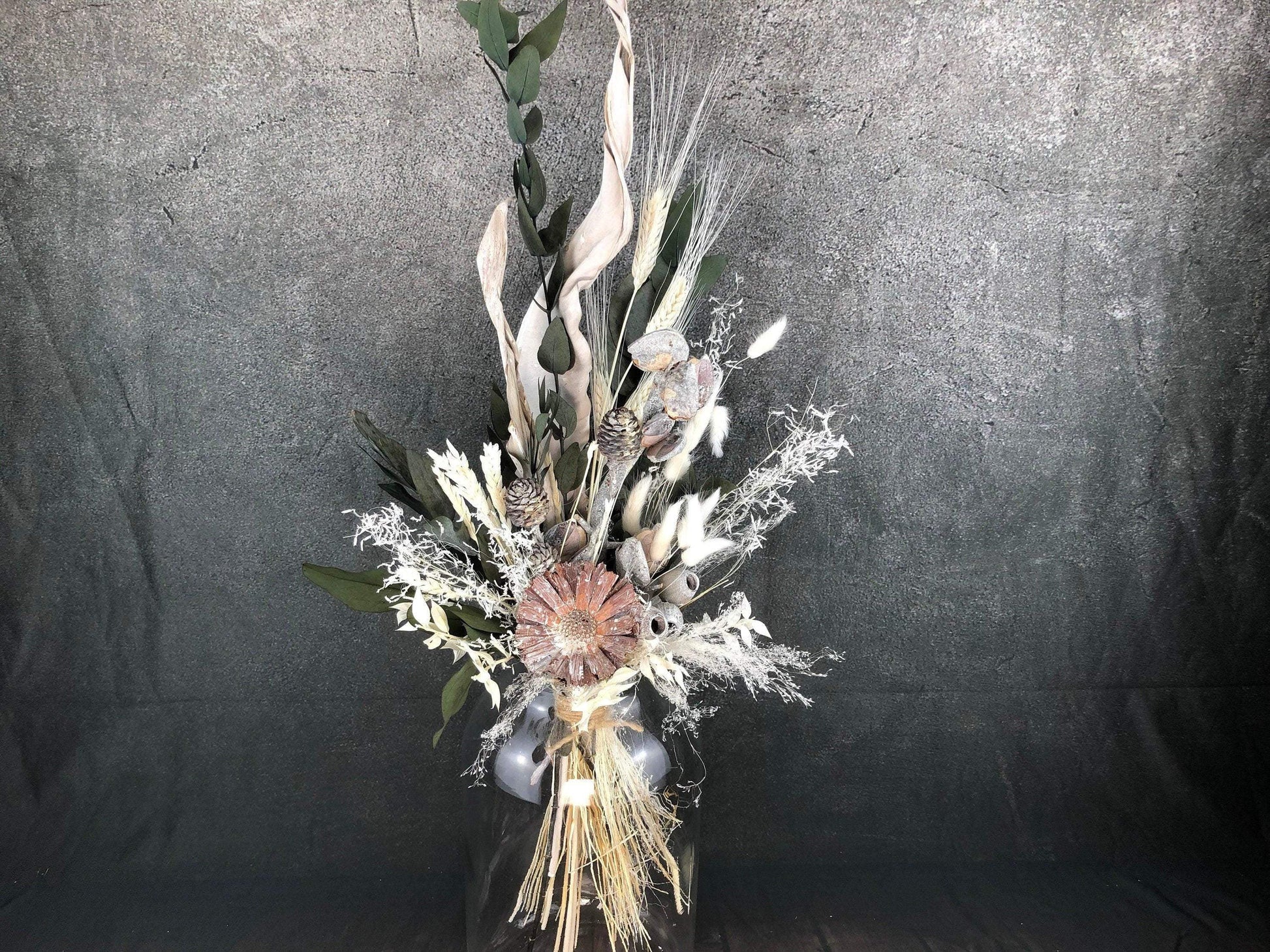 Trockenblumenstrauß Strauß Gräser mit Exoten Eukalyptus Gräser Trockenblumen Trockenmaterial Natur natürlich dried bouquet dried Flowers – handgemacht aus Seiden- und Kunstblumen, langlebig & pflegeleicht von SarahsFlowerStudio