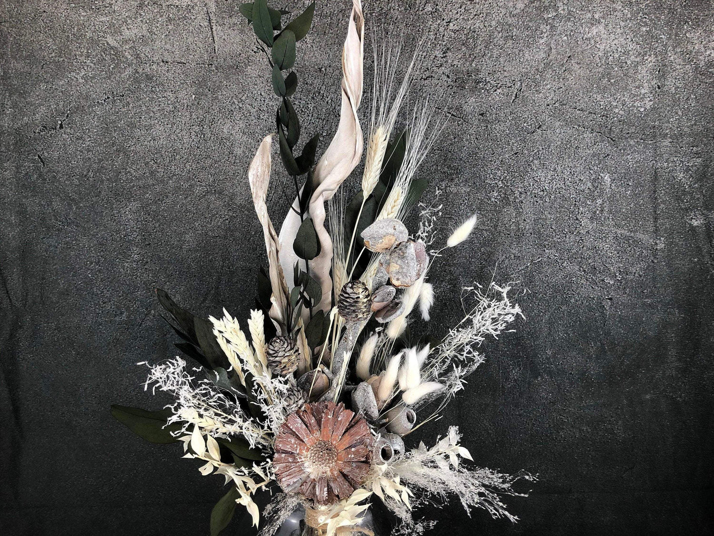 Trockenblumenstrauß Strauß Gräser mit Exoten Eukalyptus Gräser Trockenblumen Trockenmaterial Natur natürlich dried bouquet dried Flowers – handgemacht aus Seiden- und Kunstblumen, langlebig & pflegeleicht von SarahsFlowerStudio