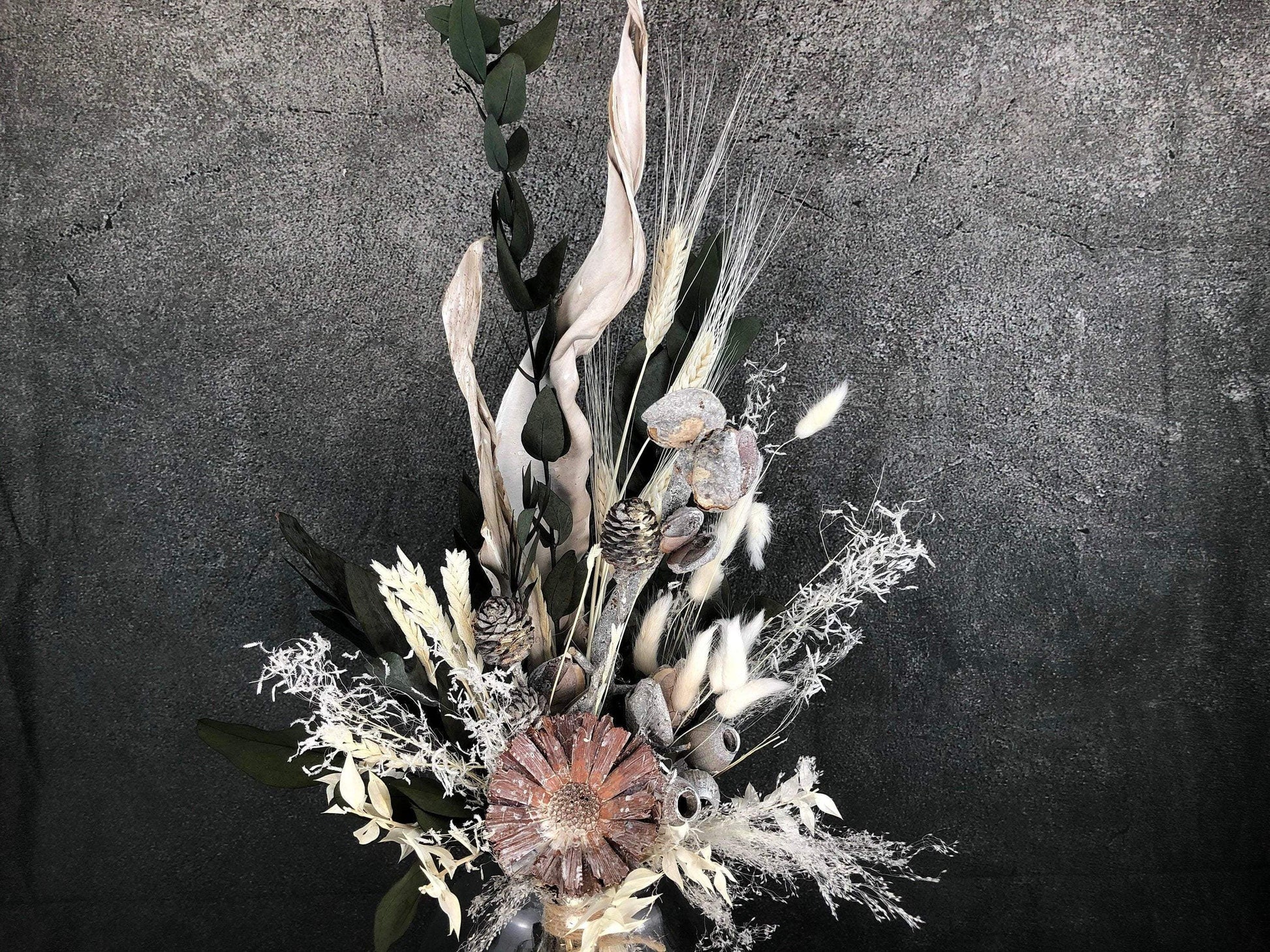 Trockenblumenstrauß Strauß Gräser mit Exoten Eukalyptus Gräser Trockenblumen Trockenmaterial Natur natürlich dried bouquet dried Flowers – handgemacht aus Seiden- und Kunstblumen, langlebig & pflegeleicht von SarahsFlowerStudio