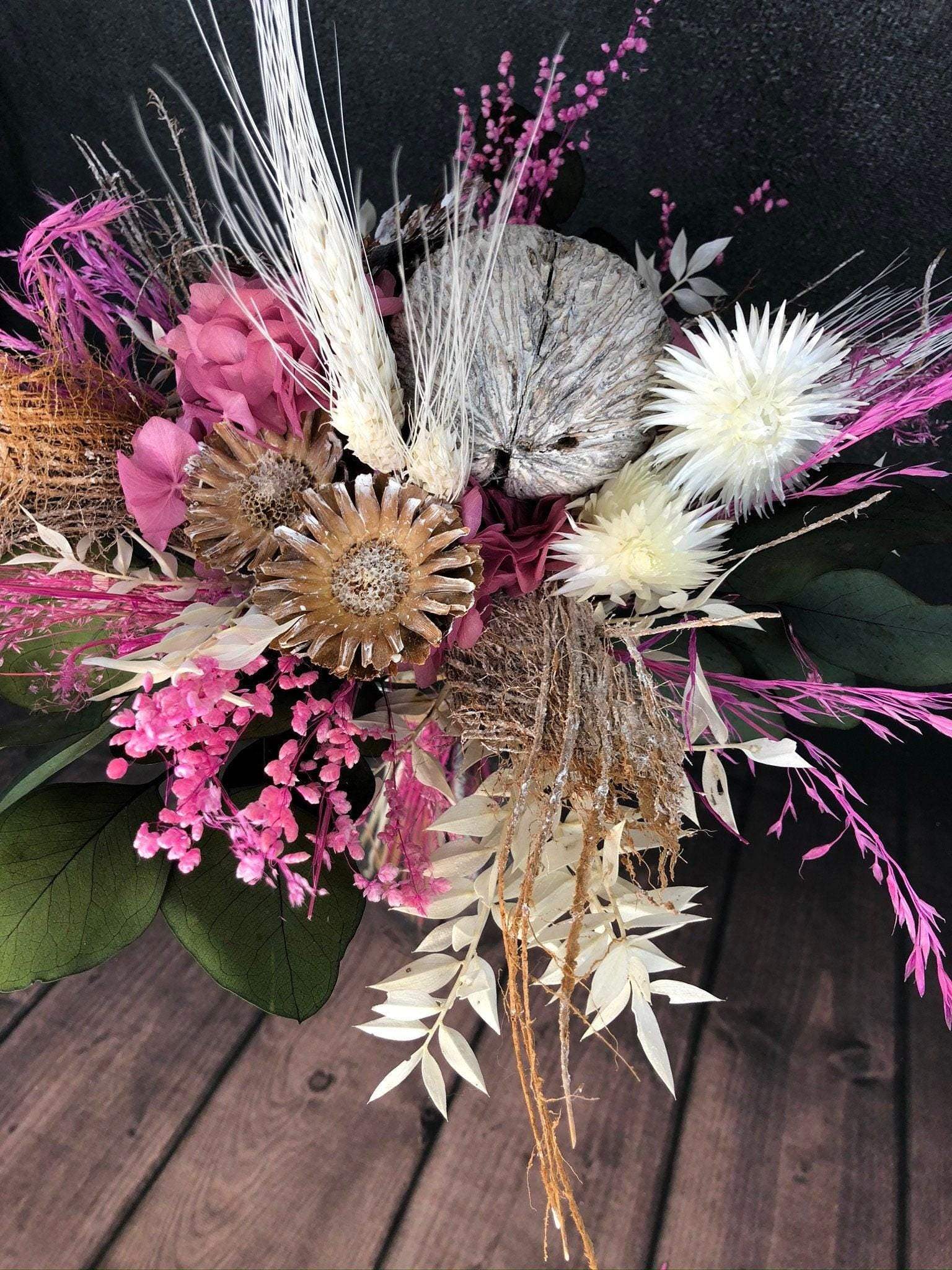 Strauß Gefriergetrocknet Hortensie mit Exoten Tischgesteck Gräser Trockenblumen Trockenmaterial Natur natürlich dried bouquet dried Flowers – handgemacht aus Seiden- und Kunstblumen, langlebig & pflegeleicht von SarahsFlowerStudio