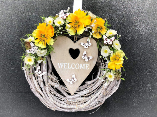 Türkranz Türdeko Türschmuck Herz Welcome Modern ganzjährig Tür Schmuck Schmetterling Herbst – handgemacht aus Seiden- und Kunstblumen, langlebig & pflegeleicht von SarahsFlowerStudio