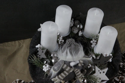 Adventskranz Adventskalender – handgemacht aus Seiden- und Kunstblumen, langlebig & pflegeleicht von SarahsFlowerStudio